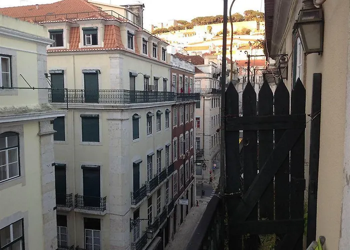 Pensjonat New Aljubarrota 2*